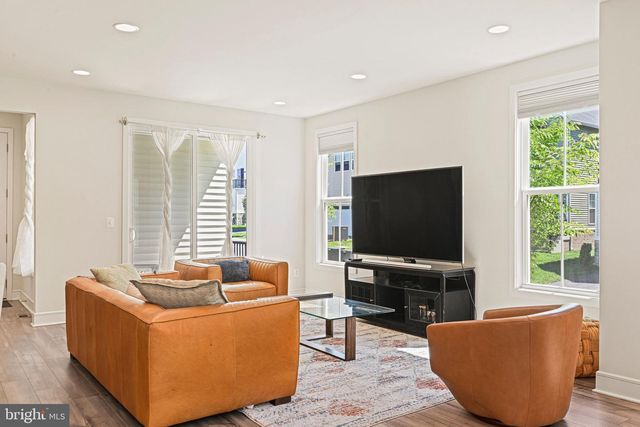 23099 GLENWOOD HEIGHTS CIR, Brambleton, VA 20148