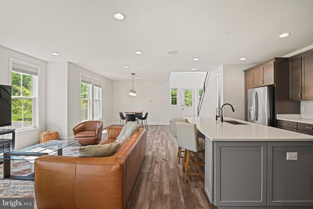 23099 GLENWOOD HEIGHTS CIR, Brambleton, VA 20148