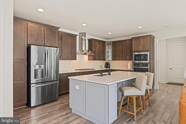 23099 GLENWOOD HEIGHTS CIR, Brambleton, VA 20148