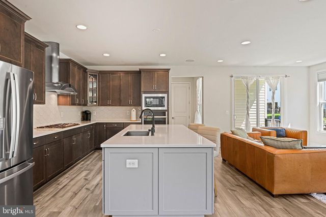 23099 GLENWOOD HEIGHTS CIR, Brambleton, VA 20148