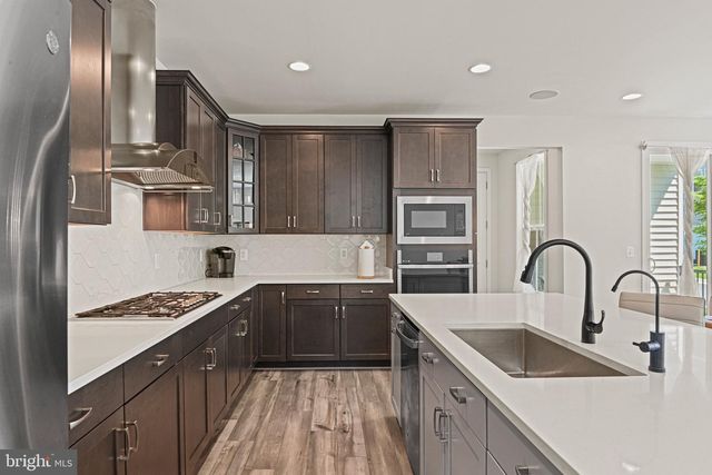 23099 GLENWOOD HEIGHTS CIR, Brambleton, VA 20148