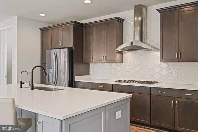 23099 GLENWOOD HEIGHTS CIR, Brambleton, VA 20148