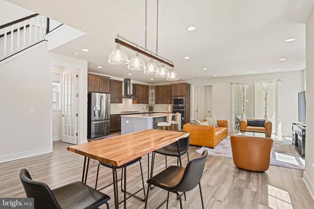23099 GLENWOOD HEIGHTS CIR, Brambleton, VA 20148
