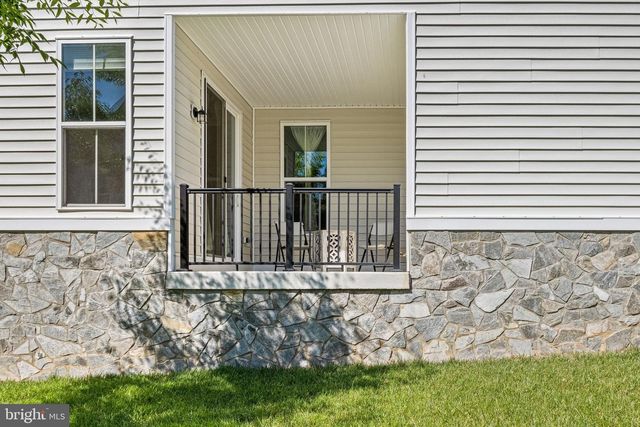 23099 GLENWOOD HEIGHTS CIR, Brambleton, VA 20148