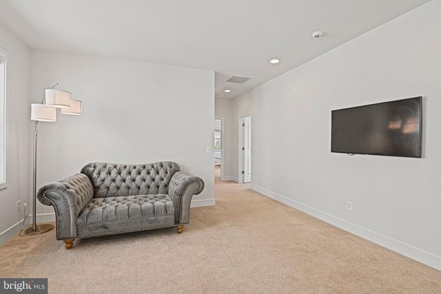 23099 GLENWOOD HEIGHTS CIR, Brambleton, VA 20148