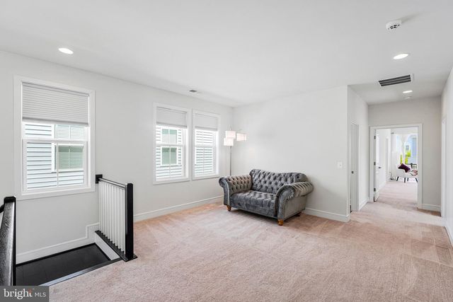 23099 GLENWOOD HEIGHTS CIR, Brambleton, VA 20148