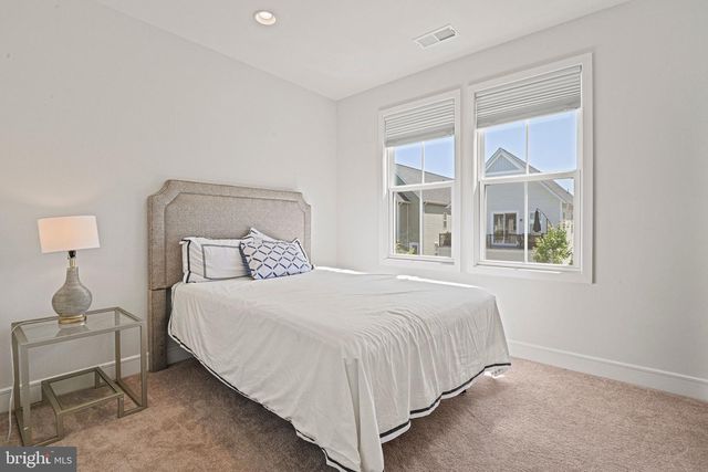 23099 GLENWOOD HEIGHTS CIR, Brambleton, VA 20148