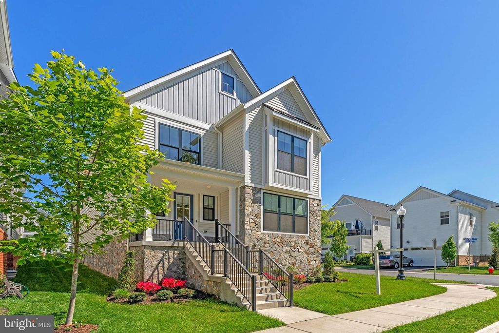 23099 GLENWOOD HEIGHTS CIR, Brambleton, VA 20148