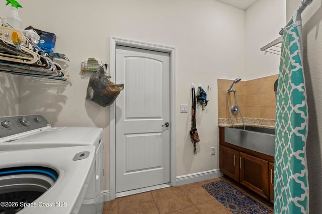 942 Casa Dolce Casa Circle, Rockledge, FL 32955