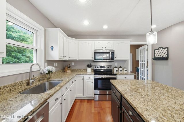 5505 Cross Creek Dr, Crestwood, KY 40014