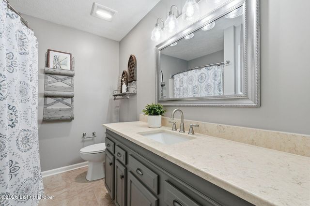 5505 Cross Creek Dr, Crestwood, KY 40014