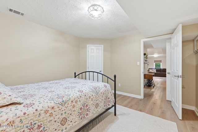 5505 Cross Creek Dr, Crestwood, KY 40014