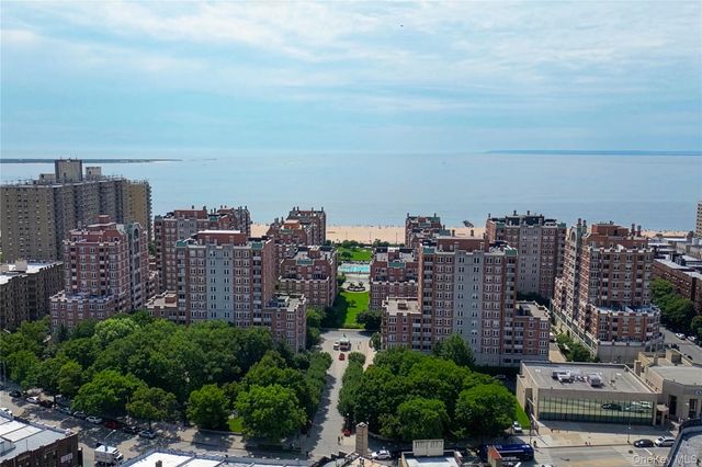 65 Oceana Drive E 9A, Brooklyn, NY 11235