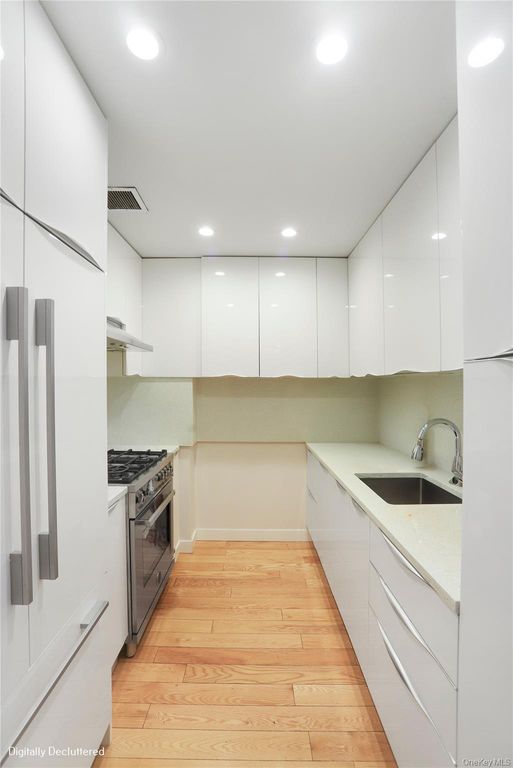 65 Oceana Drive E 9A, Brooklyn, NY 11235 — photo 3