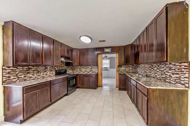 5 Fernwood Dr, Houma, LA 70364