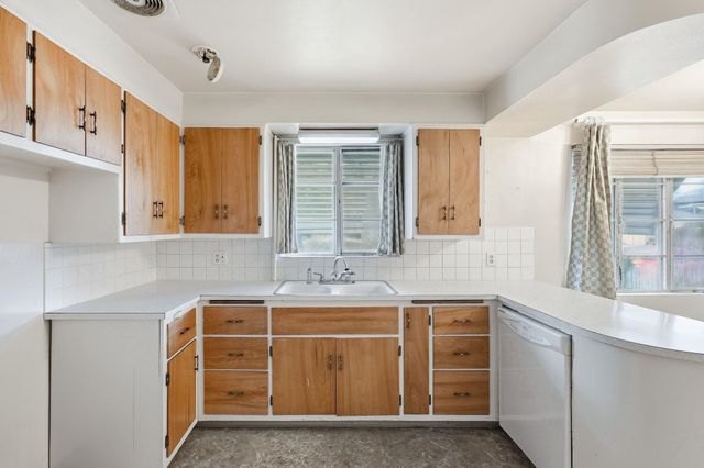 3806 N Alberta St, Spokane, WA 99205