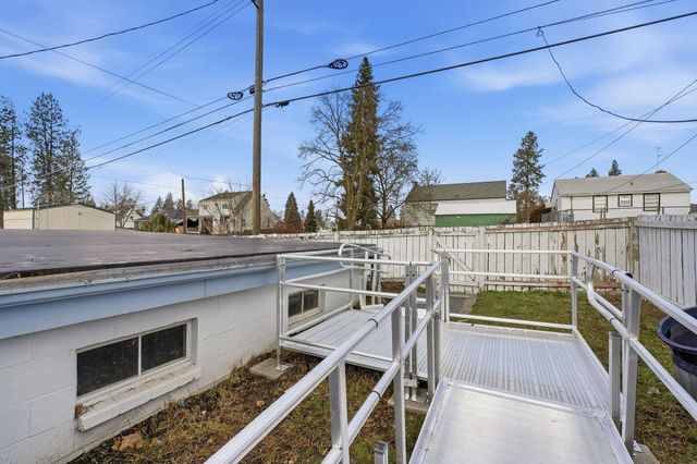 3806 N Alberta St, Spokane, WA 99205