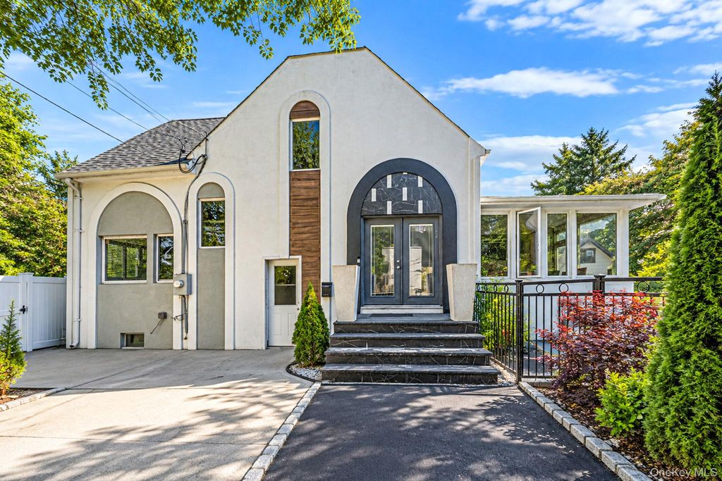 1054 Grand Avenue, Hempstead, NY 11550 — photo 4