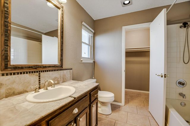 1800 Krizan Ave, Austin, TX 78727