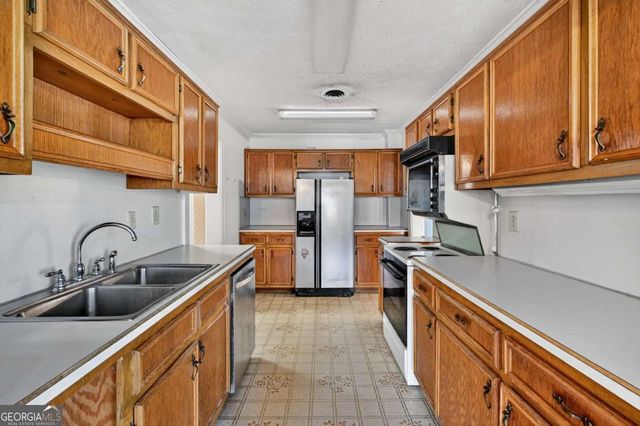 873 College Avenue NW, Conyers, GA 30012