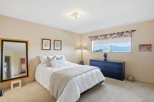 2384 Glenn Rd, Fallbrook, CA 92028