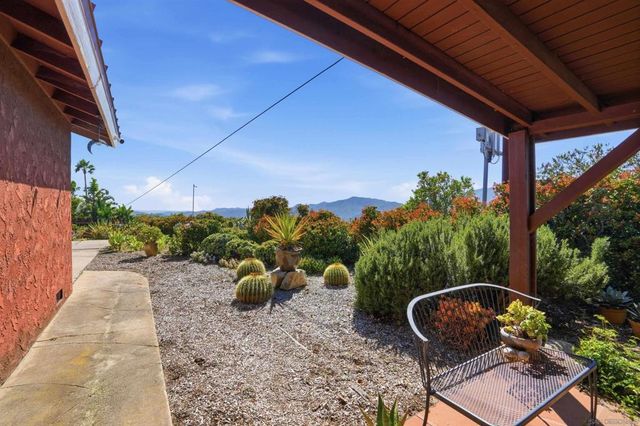 2384 Glenn Rd, Fallbrook, CA 92028