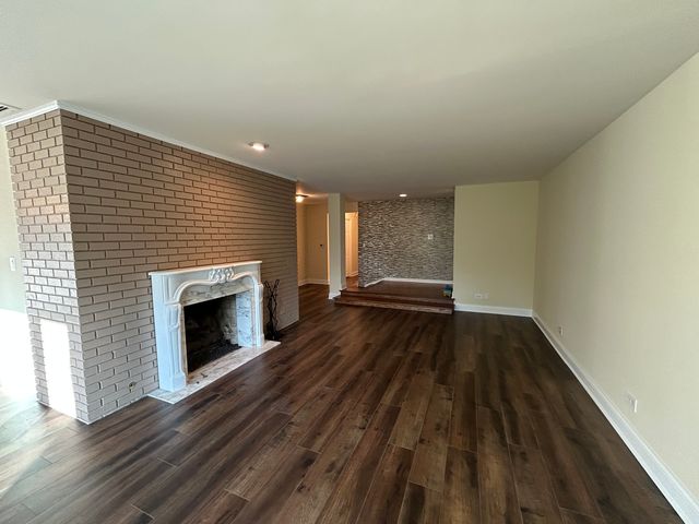 1 Oak Brook Club Drive A105, Oak Brook, IL 60523