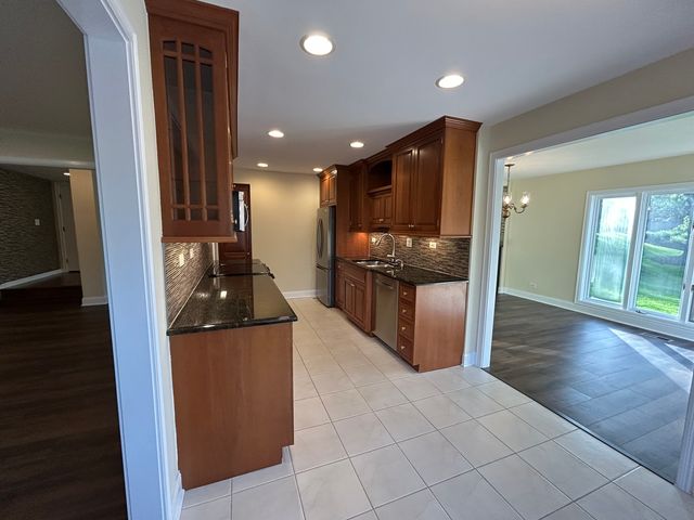 1 Oak Brook Club Drive A105, Oak Brook, IL 60523