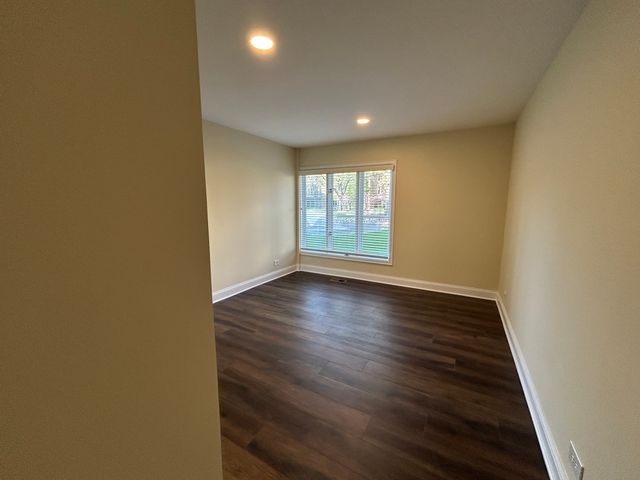 1 Oak Brook Club Drive A105, Oak Brook, IL 60523