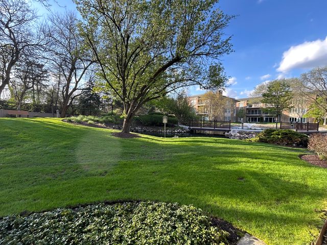1 Oak Brook Club Drive A105, Oak Brook, IL 60523