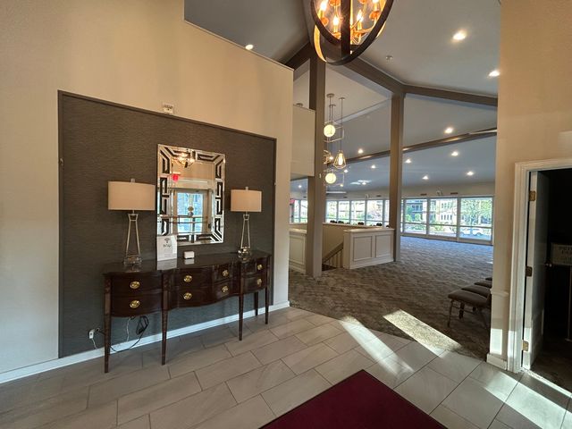 1 Oak Brook Club Drive A105, Oak Brook, IL 60523