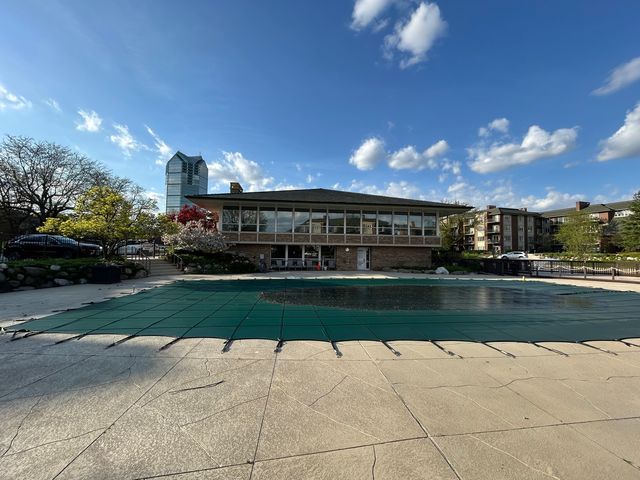 1 Oak Brook Club Drive A105, Oak Brook, IL 60523