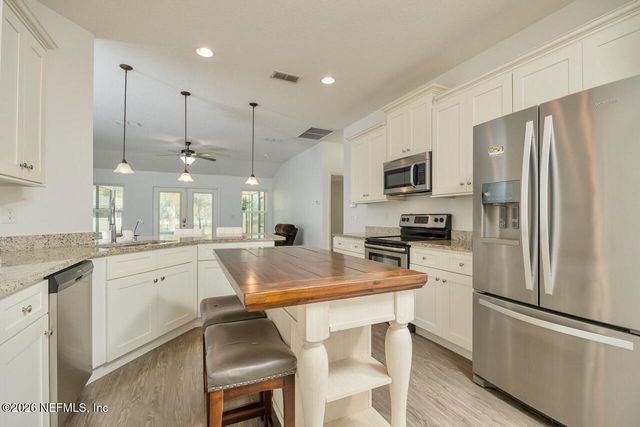 371 GILLESPIE GARDENS Drive, Jacksonville, FL 32218