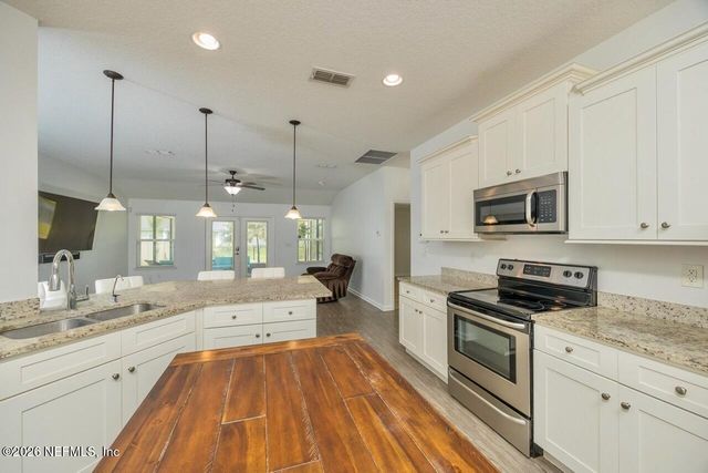 371 GILLESPIE GARDENS Drive, Jacksonville, FL 32218