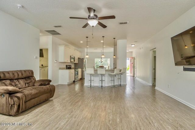 371 GILLESPIE GARDENS Drive, Jacksonville, FL 32218