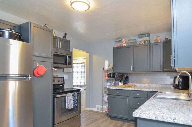 816 E HARRISON STREET, Appleton, WI 54915