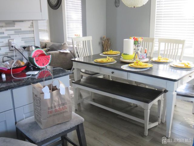 687 Somerset Street, Franklin Twsp, NJ 08873