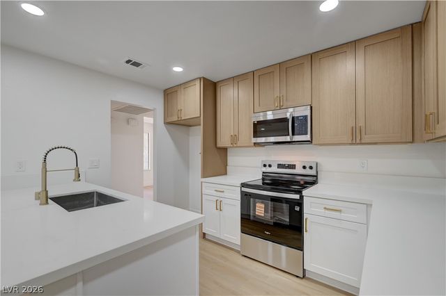 3251 Liahona Way, Las Vegas, NV 89121