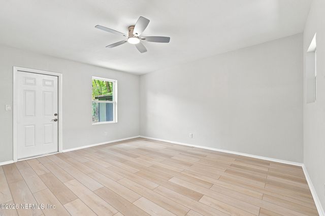 930 MIDDLETON Road, Jacksonville, FL 32211