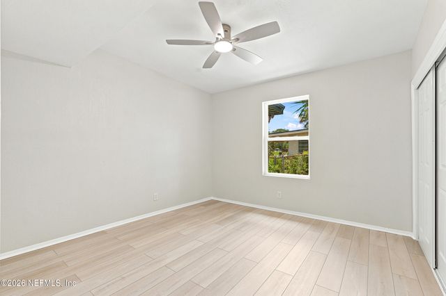 930 MIDDLETON Road, Jacksonville, FL 32211