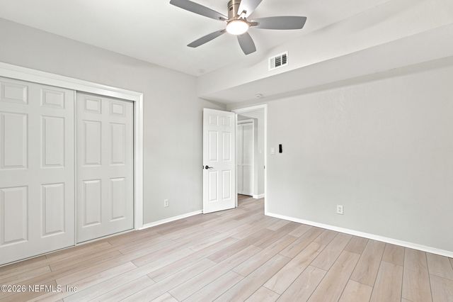 930 MIDDLETON Road, Jacksonville, FL 32211