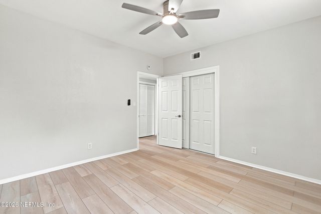 930 MIDDLETON Road, Jacksonville, FL 32211