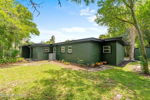 930 MIDDLETON Road, Jacksonville, FL 32211