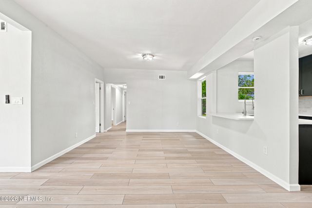 930 MIDDLETON Road, Jacksonville, FL 32211