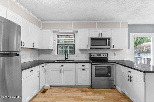 104 Maiden Lane, Jacksonville, NC 28546