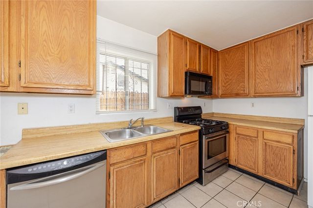 10415 Buckboard Circle, Adelanto, CA 92301