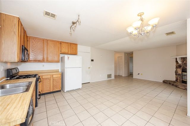 10415 Buckboard Circle, Adelanto, CA 92301