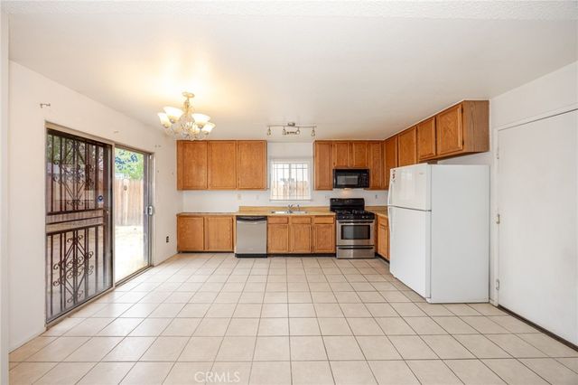 10415 Buckboard Circle, Adelanto, CA 92301