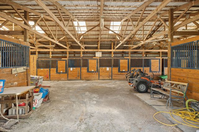 564 Hodges Rd, Smithville, TN 37166