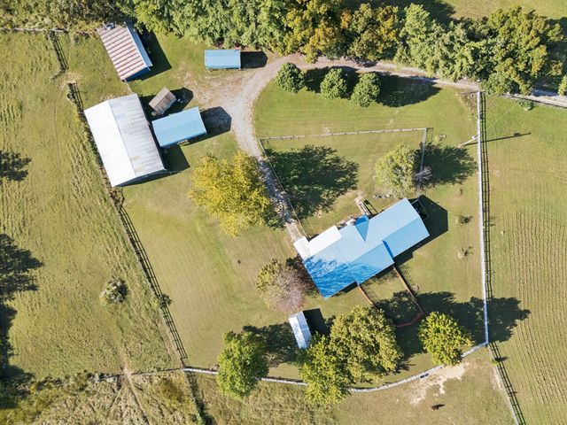 564 Hodges Rd, Smithville, TN 37166